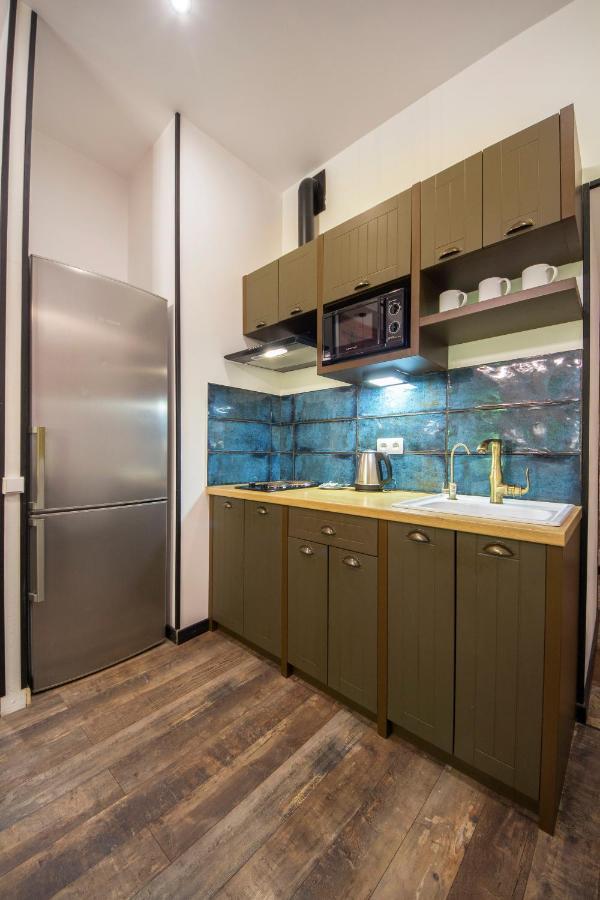 Self Check-In Apartments Near Landscape Alley 基輔 外观 照片