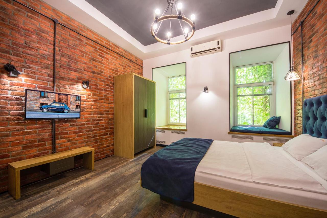 Self Check-In Apartments Near Landscape Alley 基輔 外观 照片