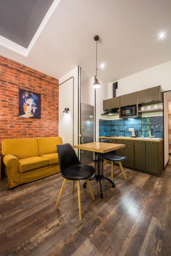 Self Check-In Apartments Near Landscape Alley 基輔 外观 照片