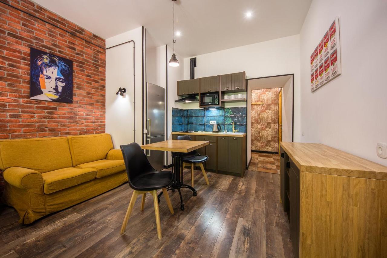 Self Check-In Apartments Near Landscape Alley 基輔 外观 照片